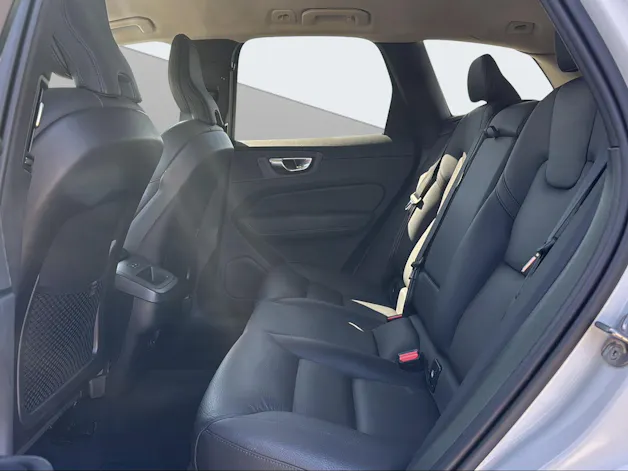 VOLVO XC60 2.0 B5 MH Plus Dark AWD