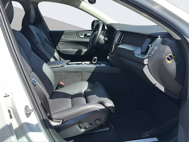 VOLVO XC60 2.0 B5 MH Plus Dark AWD