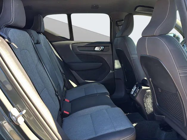 VOLVO XC40 2.0 B3 MH Plus Dark