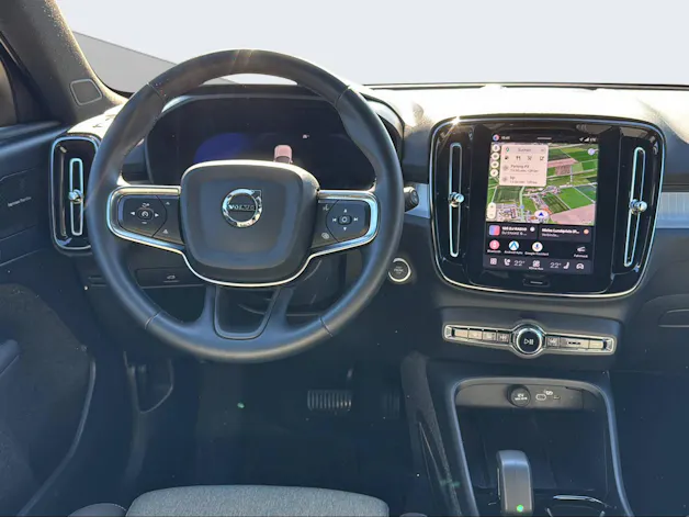 VOLVO XC40 2.0 B3 MH Plus Dark