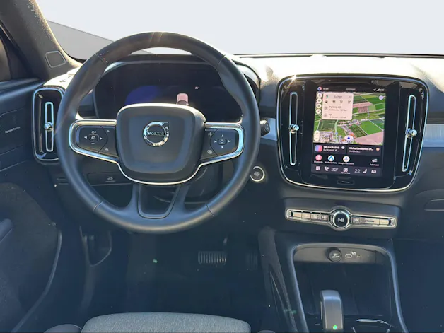 VOLVO XC40 2.0 B3 MH Plus Dark