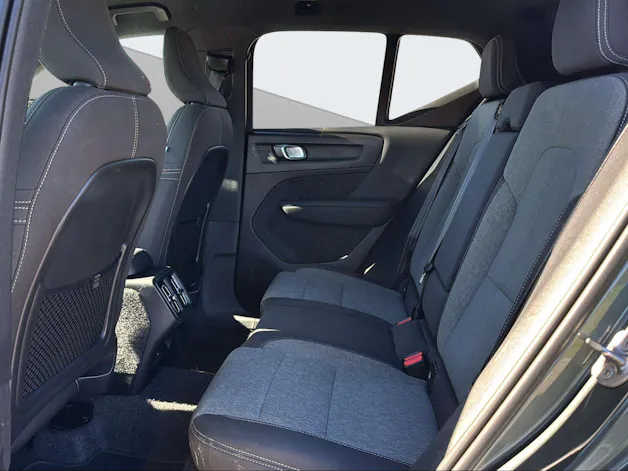 VOLVO XC40 2.0 B3 MH Plus Dark