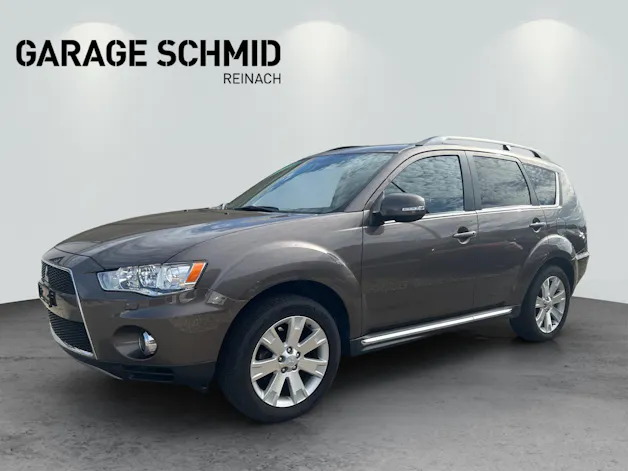 Mitsubishi Outlander 2.4 MIVEC Navigator CVT