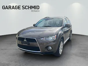 Mitsubishi Outlander 2.4 MIVEC Navigator CVT