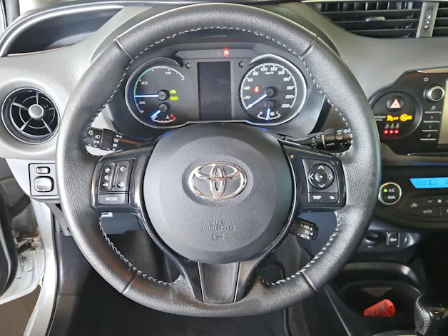 Toyota Yaris 1.5 VVT-i HSD Trend