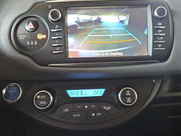 Toyota Yaris 1.5 VVT-i HSD Trend
