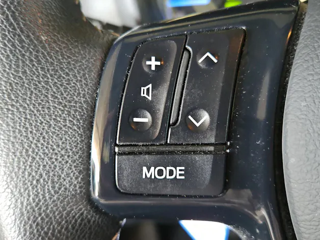 Toyota Yaris 1.5 VVT-i HSD Trend