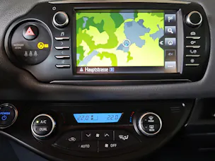 Toyota Yaris 1.5 VVT-i HSD Trend