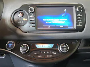 Toyota Yaris 1.5 VVT-i HSD Trend