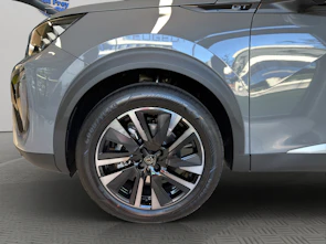 Fahrzeugbild PEUGEOT 2008 1.2 Hybrid 145 GT Exclusive
