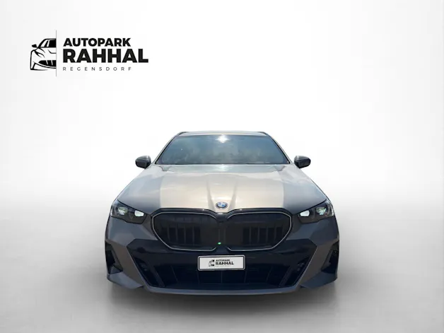 BMW 540d xDrive Touring M Sport Pro * ICONIC GLOW * BELÜFTETE SITZE * AHK * BMW INDIVIDUAL FELGEN *