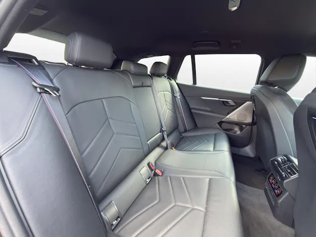 BMW 540d xDrive Touring M Sport Pro * ICONIC GLOW * BELÜFTETE SITZE * AHK *