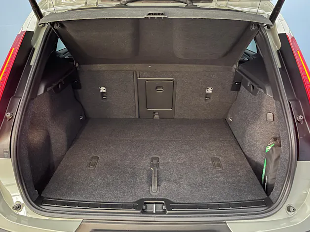 VOLVO XC40 2.0 B3 MH Plus Dark
