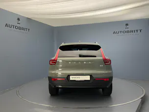 VOLVO XC40 2.0 B3 MH Plus Dark