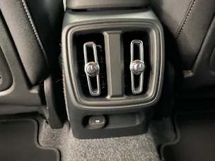 VOLVO XC40 2.0 B3 MH Plus Dark