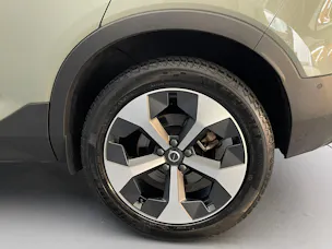 VOLVO XC40 2.0 B3 MH Plus Dark