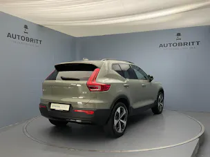 VOLVO XC40 2.0 B3 MH Plus Dark