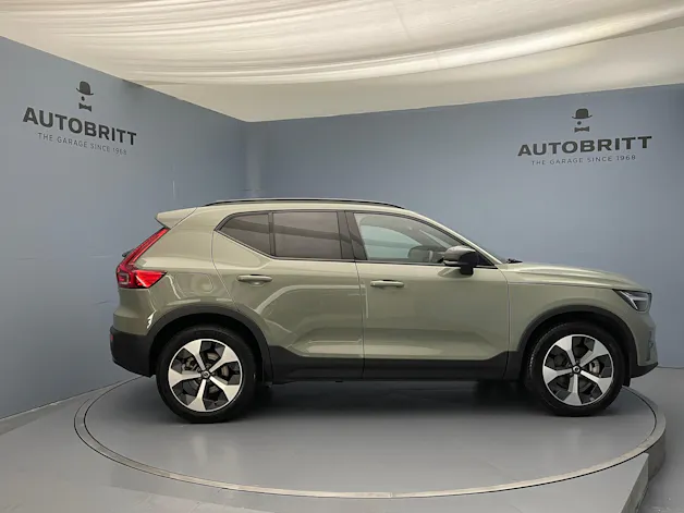 VOLVO XC40 2.0 B3 MH Plus Dark