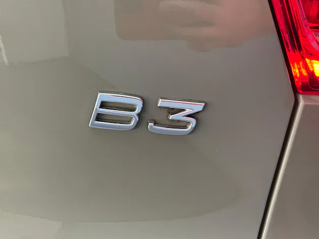 VOLVO XC40 2.0 B3 MH Plus Dark