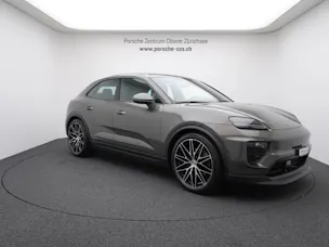 PORSCHE Macan 4