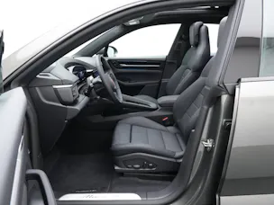 PORSCHE Macan 4