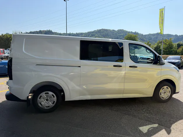 Ford Transit Custom Van PHEV 320 L2H1 Trend Automat