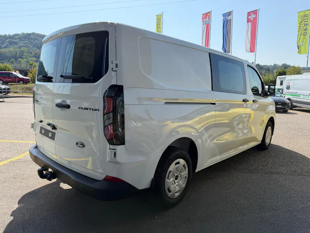Ford Transit Custom Van PHEV 320 L2H1 Trend Automat