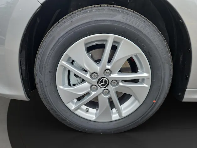 Mazda 2 Hybrid Centre-line