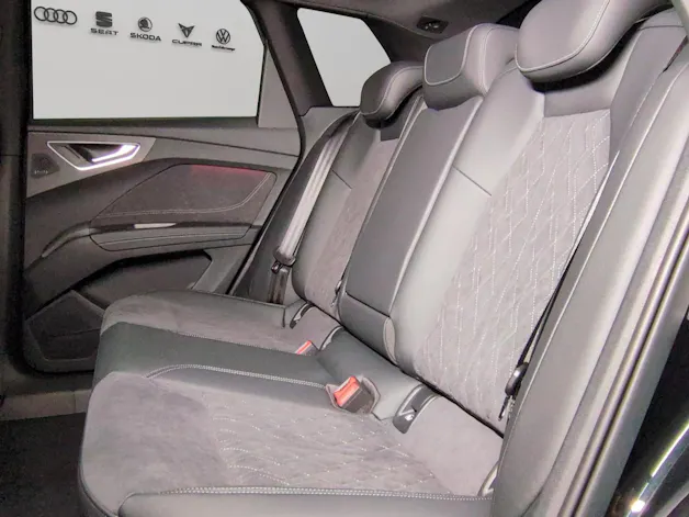 Audi Q4 e-tron SUV quattro performance