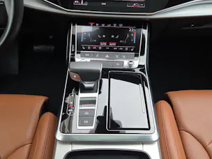 AUDI Q8 55 TFSI quattro tiptronic