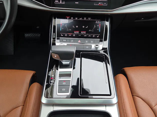 Audi Q8 55 TFSI quattro tiptronic