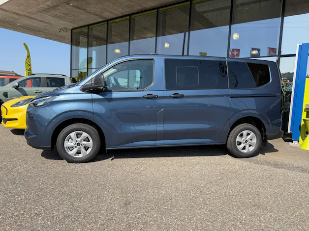 Ford Transit Custom Combi PHEV 320 L1H1 Trend Automat