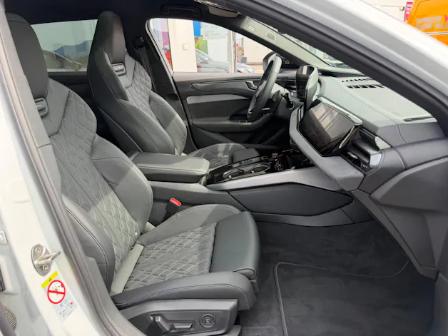AUDI A6 Avant TFSI quattro 270 kW S tronic