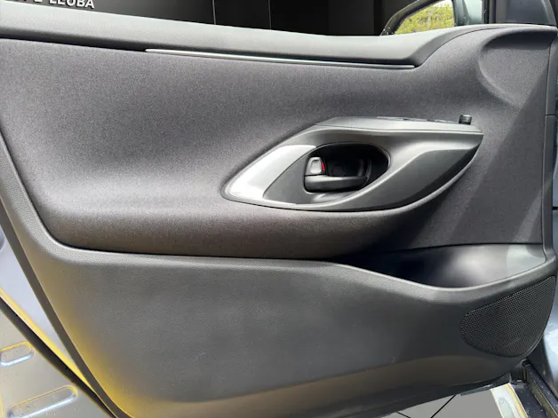 Mazda 2 Hybrid Centre-line
