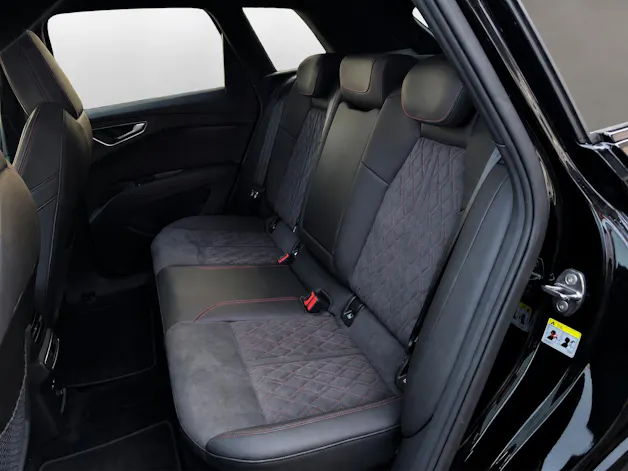 AUDI Q4 e-tron 45 Edition Swiss Ski quattro