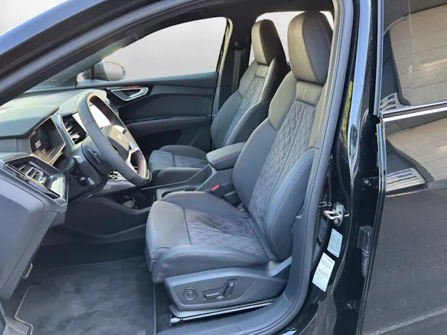 AUDI Q4 e-tron 45 Edition Swiss Ski quattro