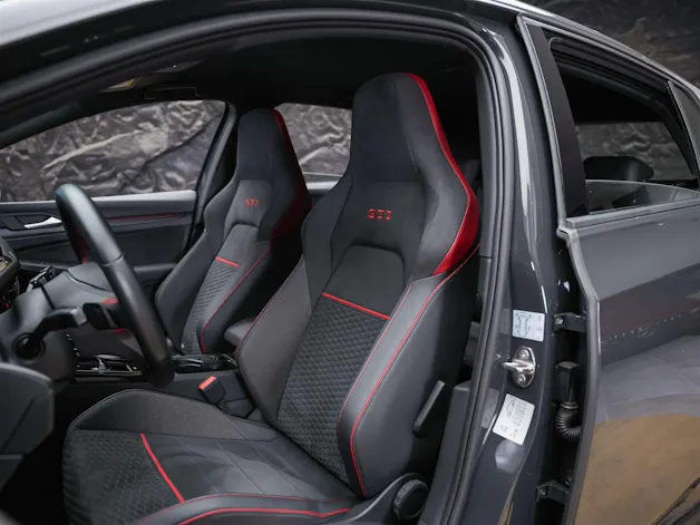VW Golf 2.0 TSI GTI Clubsport DSG *Teilleder/Alcantara Sitze*Spurhalteassistent*