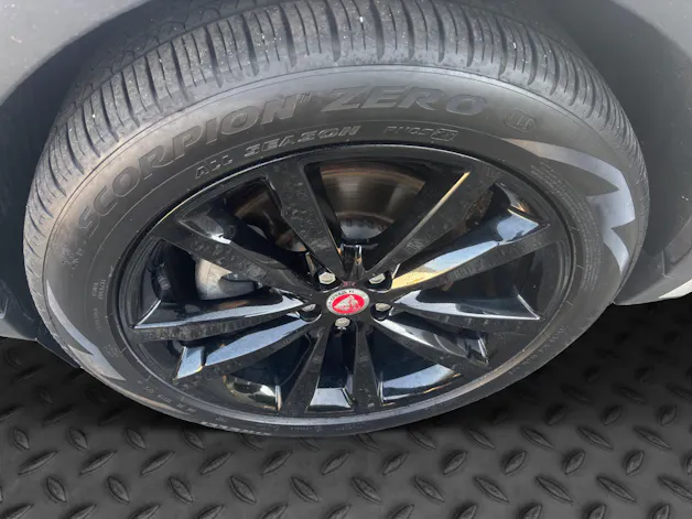 Jaguar E-Pace 1.5 P300e R-Dynamic AWD SE