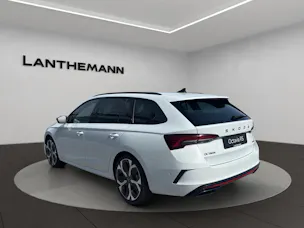 SKODA Octavia Combi 2.0 TSI DSG RS 30 Years Edition