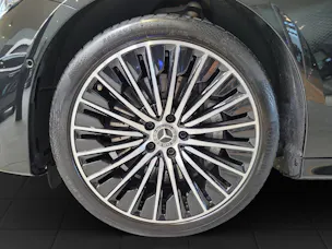 MERCEDES-BENZ E 400 e 4Matic 9G-Tronic
