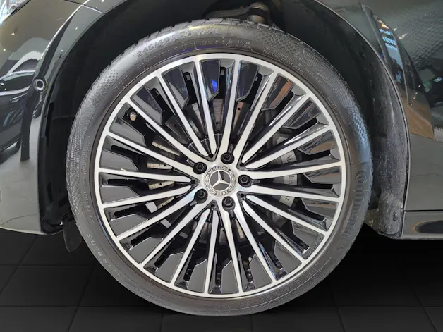 Mercedes-Benz E 400 e 4Matic 9G-Tronic