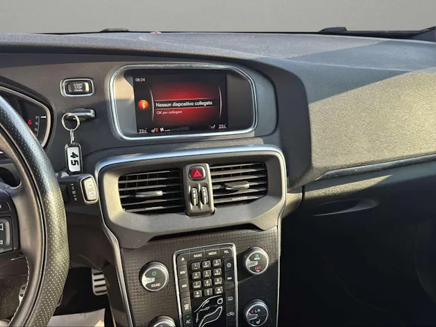 Volvo V40 D2 Momentum R-Design Geartronic