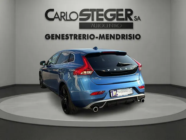 Volvo V40 D2 Momentum R-Design Geartronic