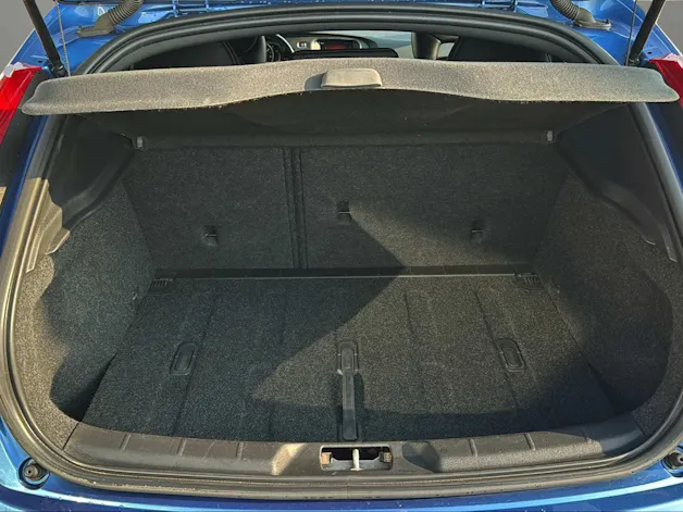 Volvo V40 D2 Momentum R-Design Geartronic