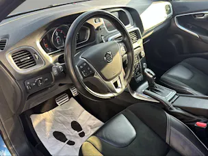 Volvo V40 D2 Momentum R-Design Geartronic
