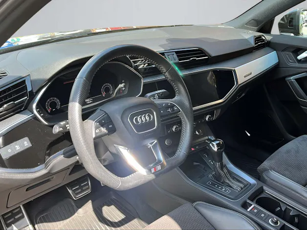 Audi Q3 45 TFSI S line quattro S-tronic