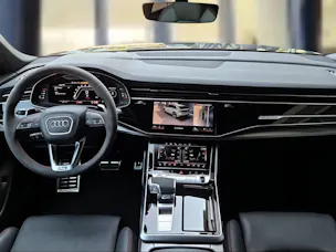 AUDI RSQ8 quattro Mythosschwarz Metallic
