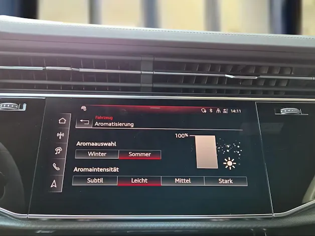 Audi RSQ8 quattro Mythosschwarz Metallic