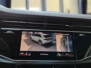 AUDI RSQ8 quattro Mythosschwarz Metallic