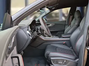 AUDI RSQ8 quattro Mythosschwarz Metallic